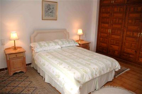 Schlafzimmer mit Einbauschrank