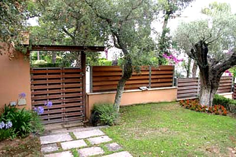Der Garten mit altem Baumbestand