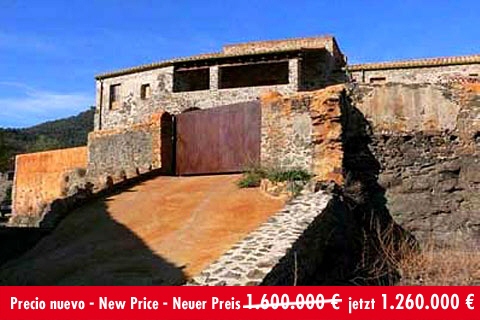 Auffahrt zu der Masia in Espolla