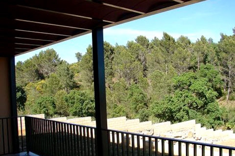 Überdachter Balkon