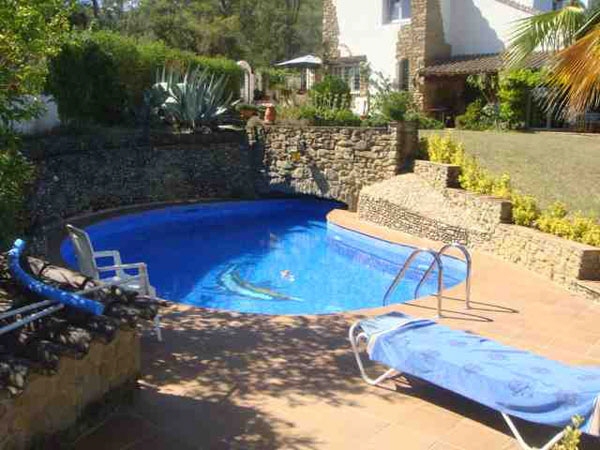 Swimmingpool der Villa in Foixa