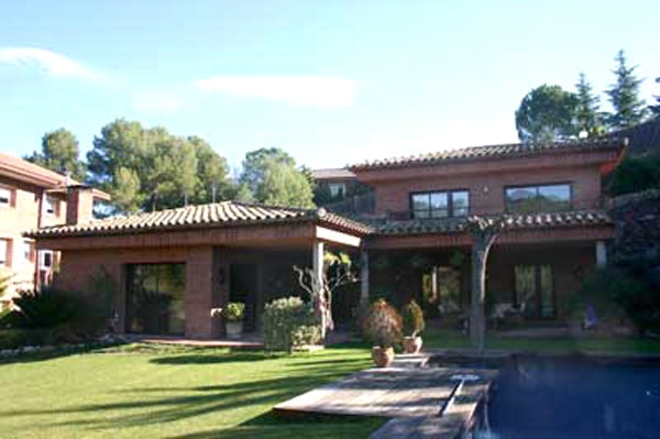 Villa in Cornella de Llobregat zum Kauf