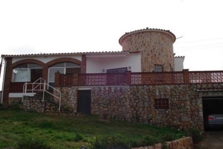 Architektonisch einzigartiges Haus in Pals mit Swimmingpool und atemberaubendem Meerblick 